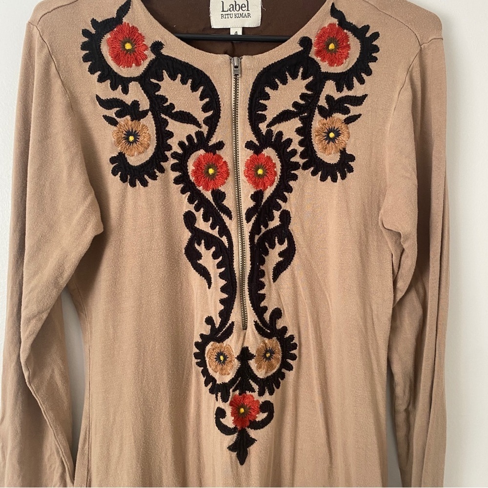 Vintage Ritu Kumar Tan Long Sleeve Boho Dress Red & Black Embroidered Size 4 - Picture 7 of 11